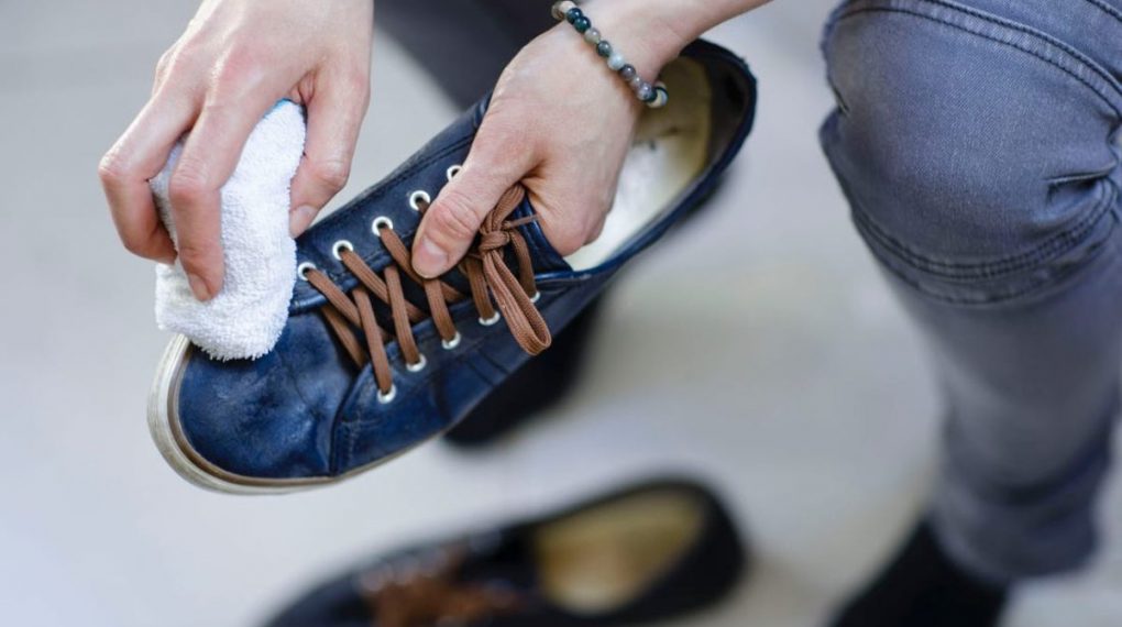 Limpieza zapatos de virus